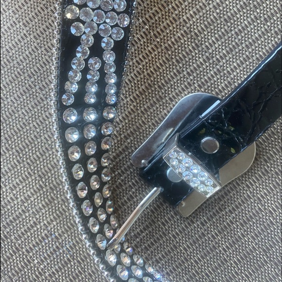 Lot of 2 Women’s L Rhinestone Black bling belts concert punk rocker buckle nice - Picture 10 of 10
